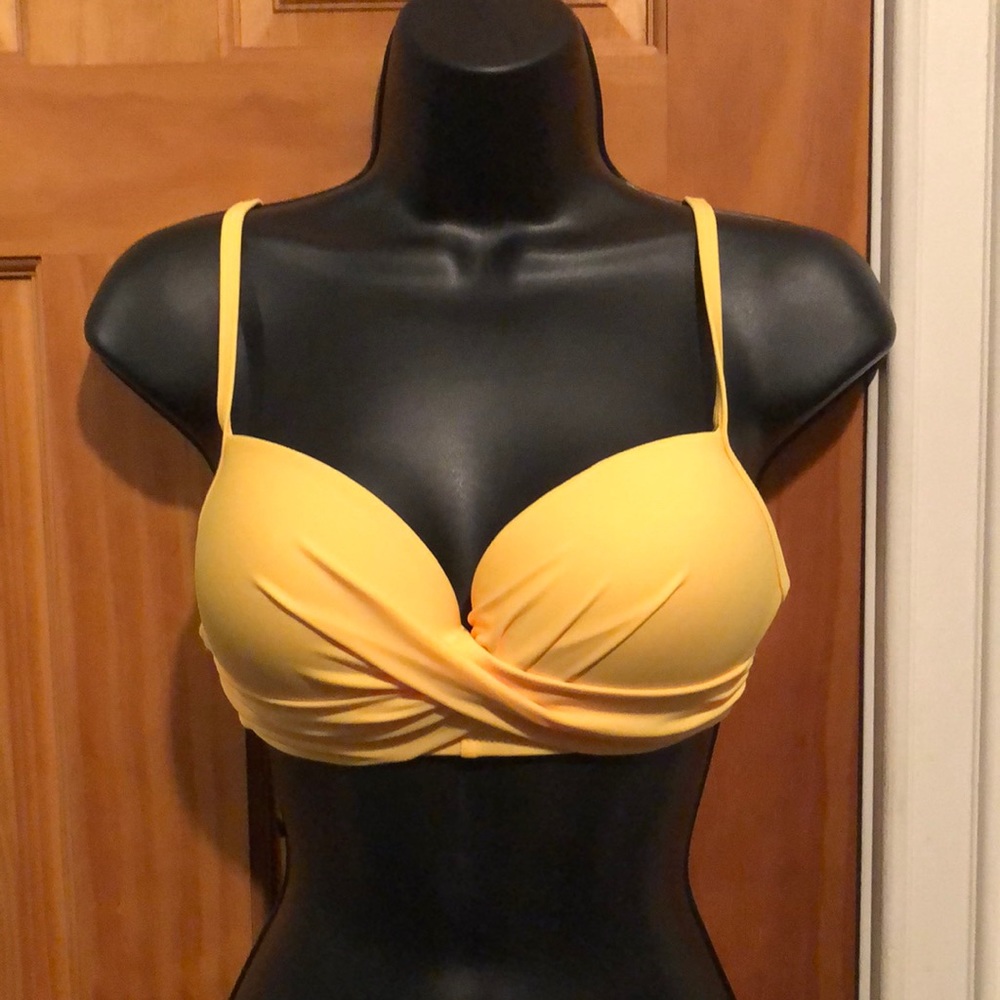 Cupshe bikini top! Never worn!